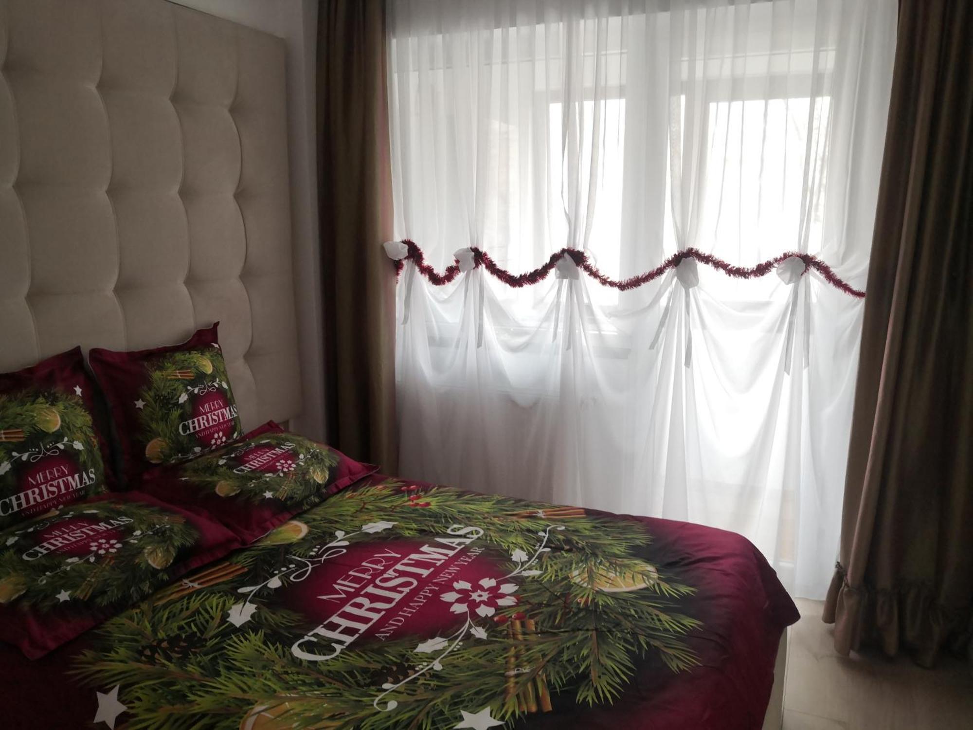 Apartament De Lux White&Red Suceava Exterior photo